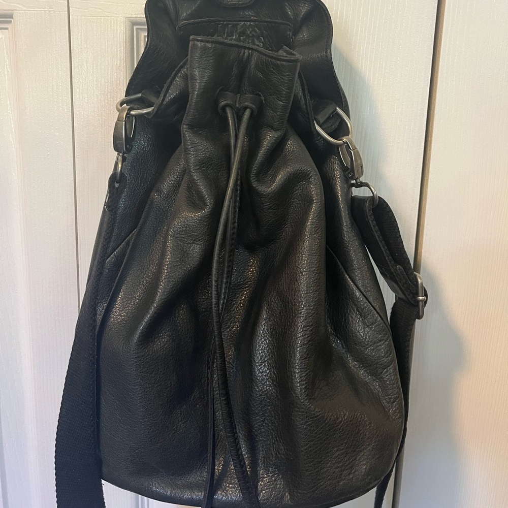 7 Hills bucket bag , sold by athleta, leather - Picture 2 of 6